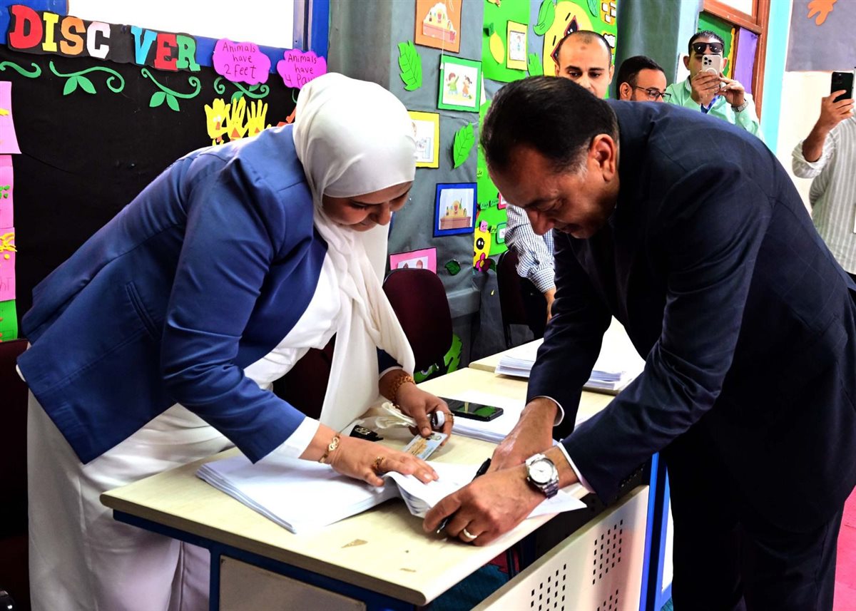 رئيس الوزراء يدلي بصوته في انتخابات النواب 2025