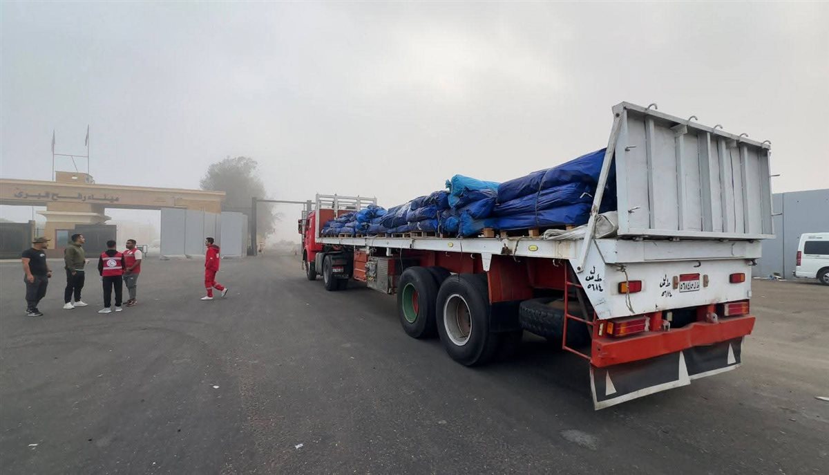 الهلال الأحمر المصري يطلق القافلة السبعين