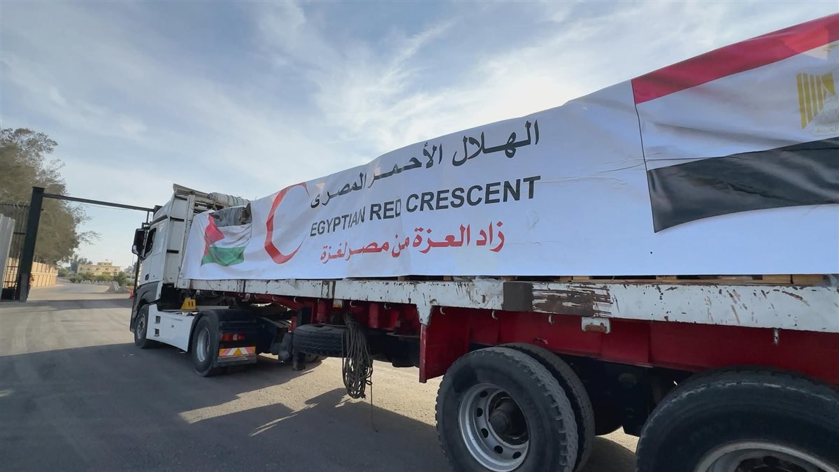 <strong>الهلال الأحمر المصري يطلق القافلة السبعين</strong>