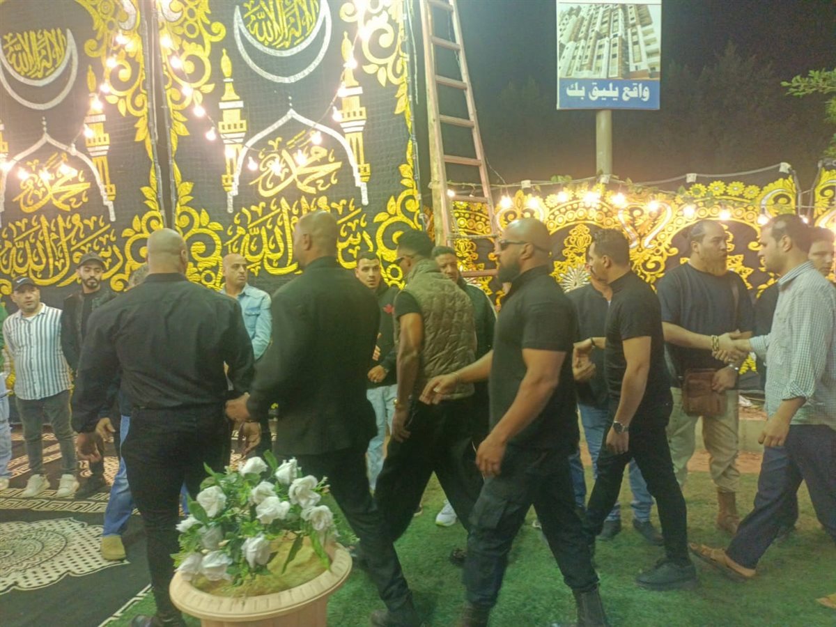 <strong>عزاء الفنان الراحل إسماعيل الليثى</strong>