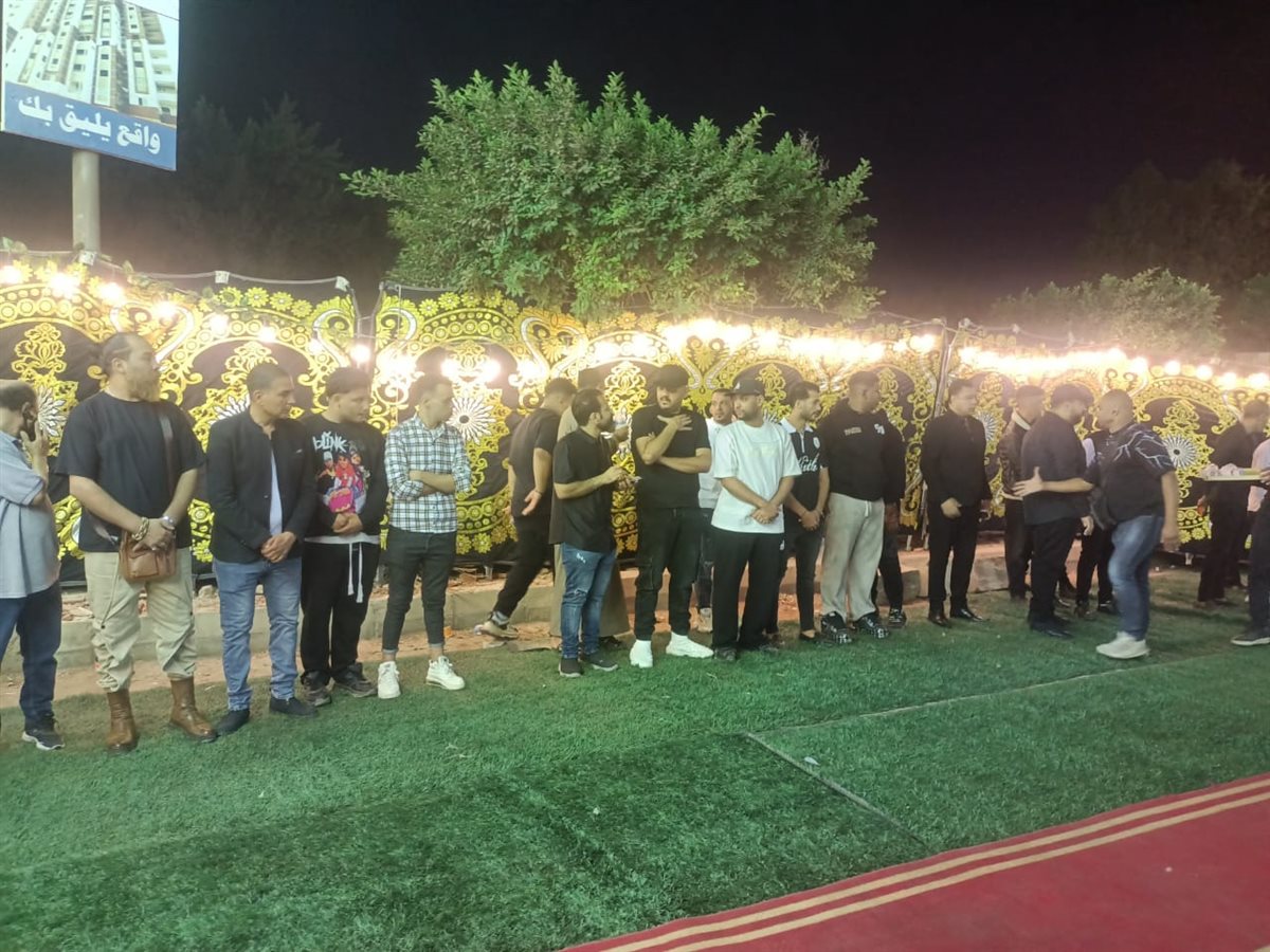 <strong>عزاء الفنان الراحل إسماعيل الليثى</strong>