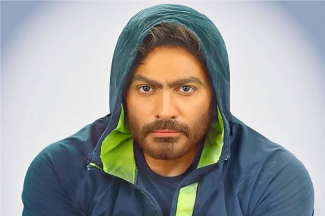 <strong>تامر حسني</strong>