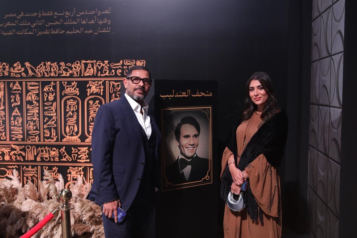 <strong>المايسترو هاني فرحات وزوجته الفنانة دنيا جمعة</strong>
