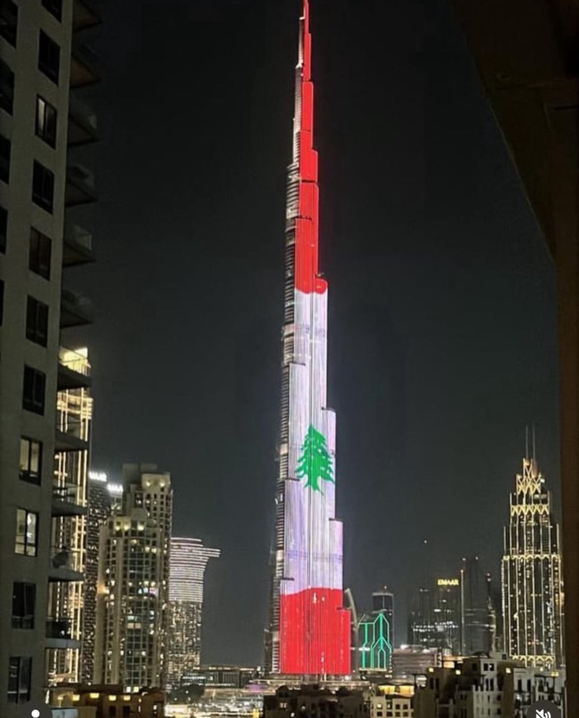 الإمارات تضيء برج خليفة بعلم لبنان