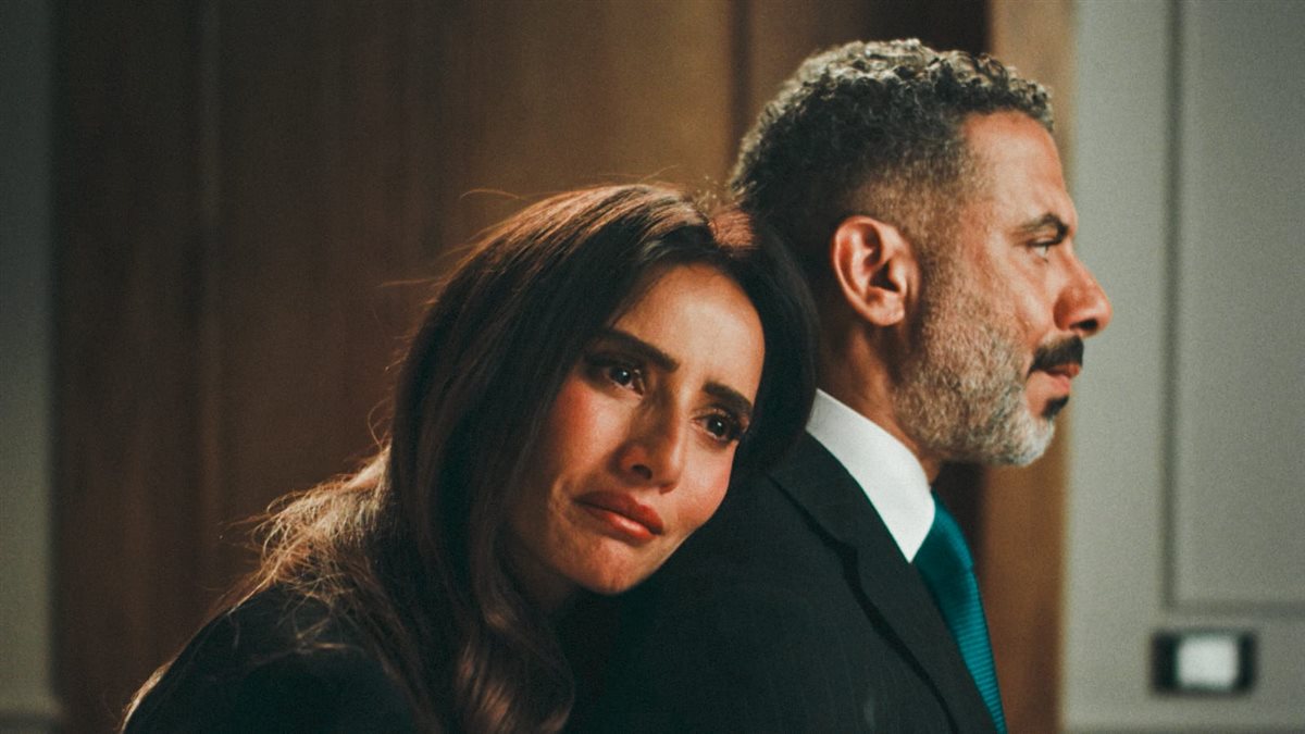 <strong>مسلسل ورد وشوكولاتة</strong>