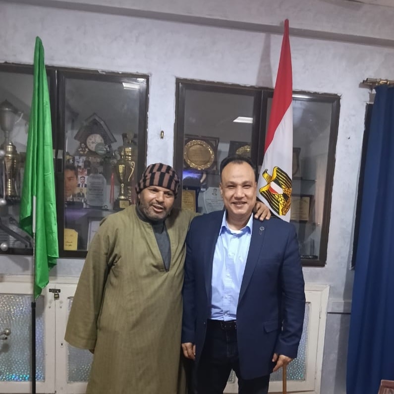 وكيل الشباب والرياضة بالفيوم يستقبل مواطنا&nbsp;