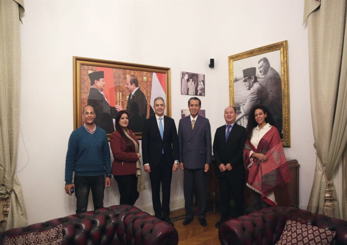 <strong>لقاء طارق سعده بالسفير الدكتور لطفي رؤوف</strong>