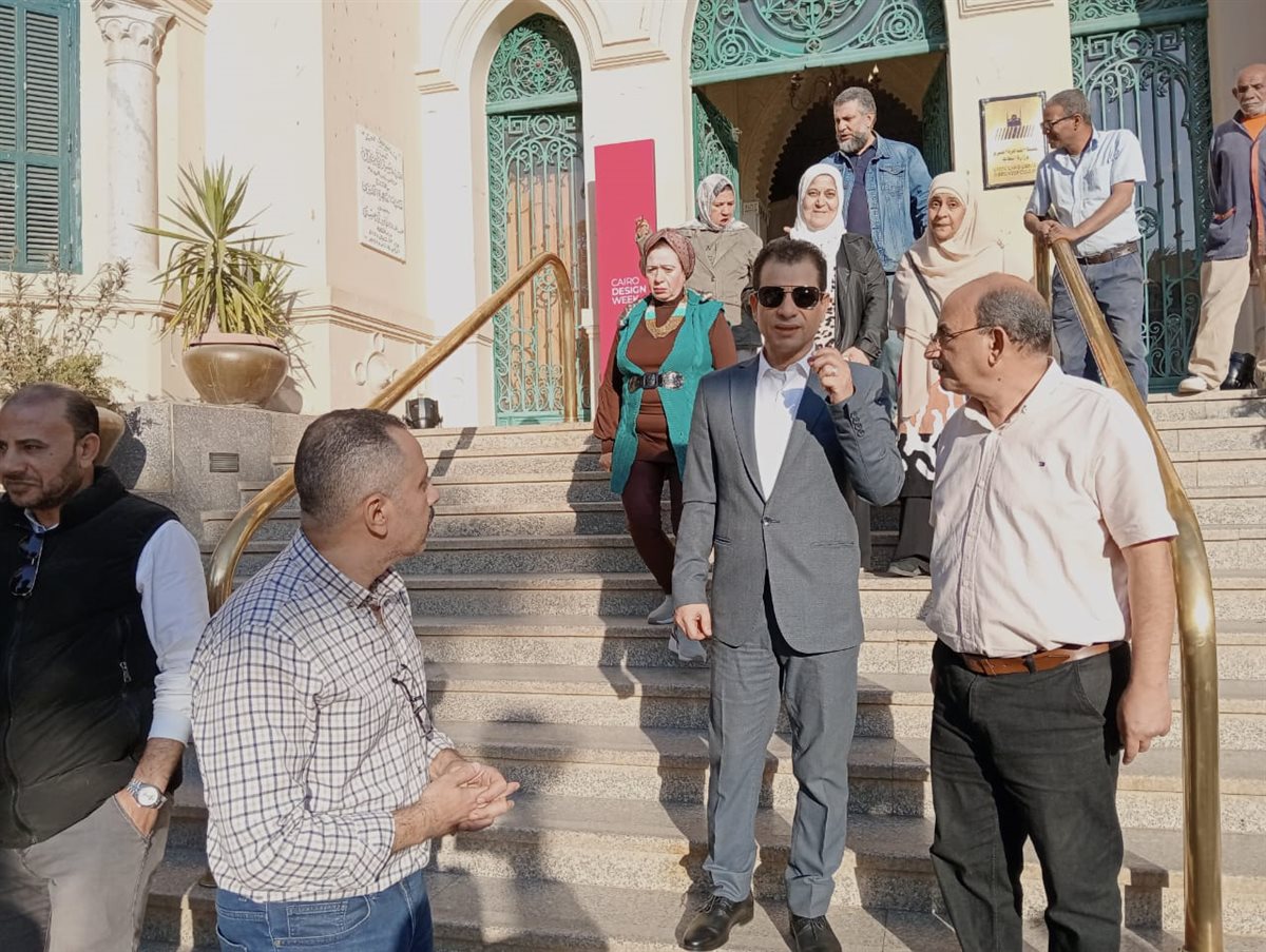 <strong>هشام عطوة يتفقد مكتبة القاهرة الكبرى</strong>