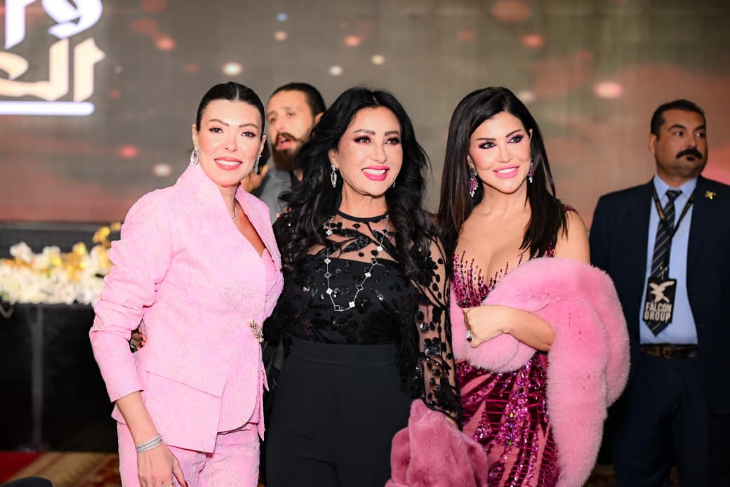 <strong>لطيفة تتوسط جومانا مراد وشريهان أبو الحسن</strong>