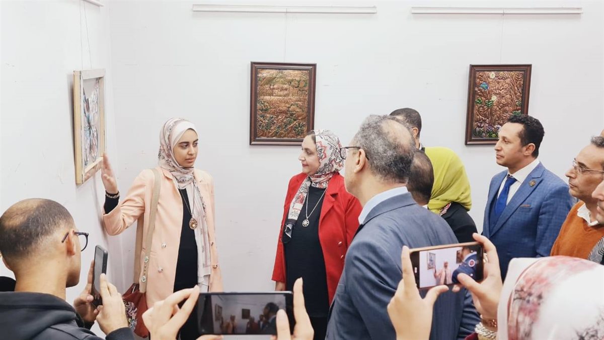 افتتاح معرض 