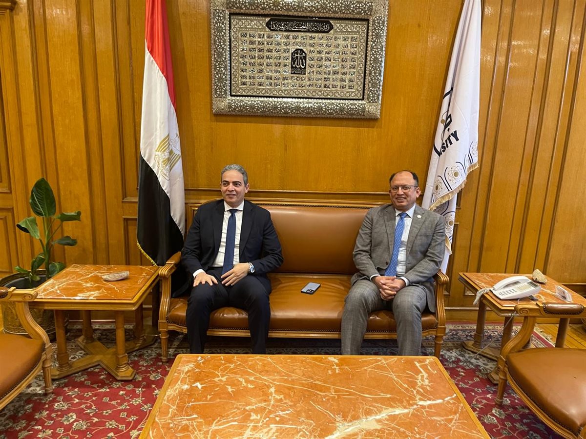 <strong>طارق سعده بجامعة حلوان</strong>