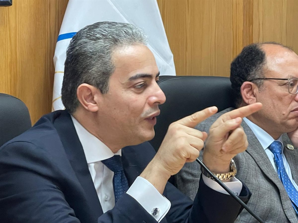 <strong>طارق سعده بجامعة حلوان</strong>