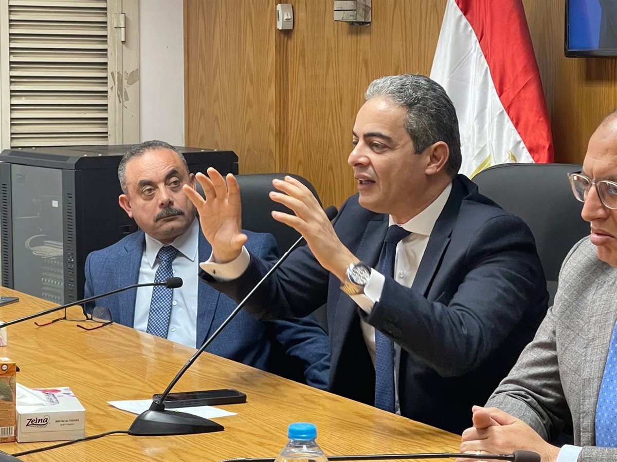 <strong>طارق سعده بجامعة حلوان</strong>