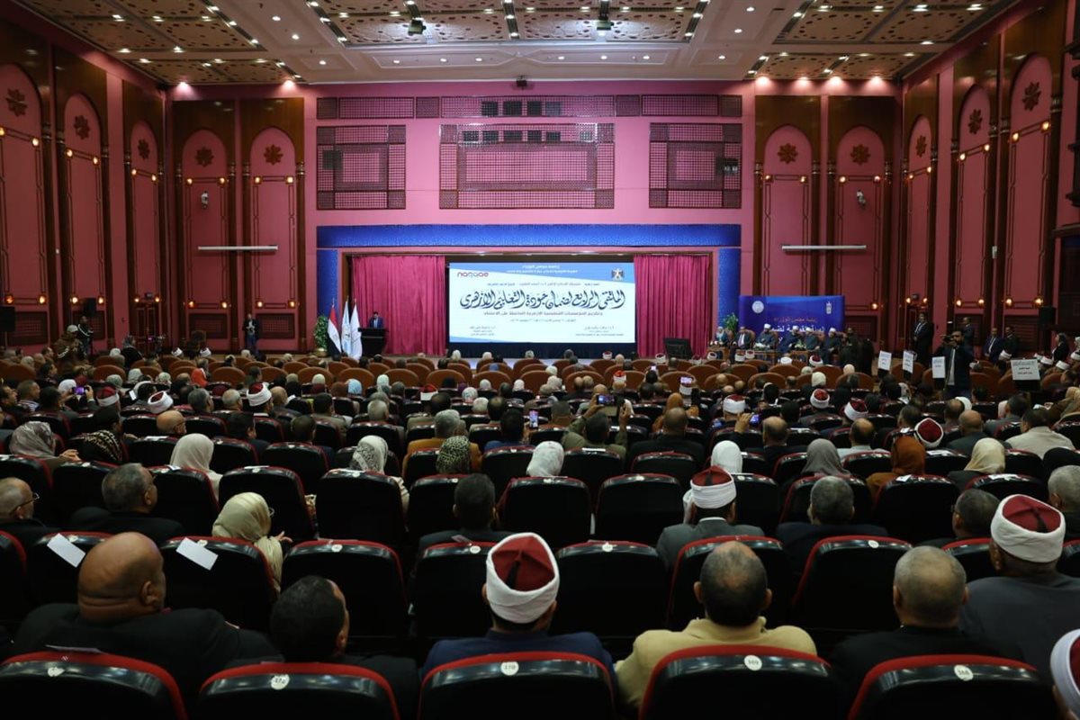 <strong>&nbsp;فضيلة الشيخ أيمن عبدالغني</strong>