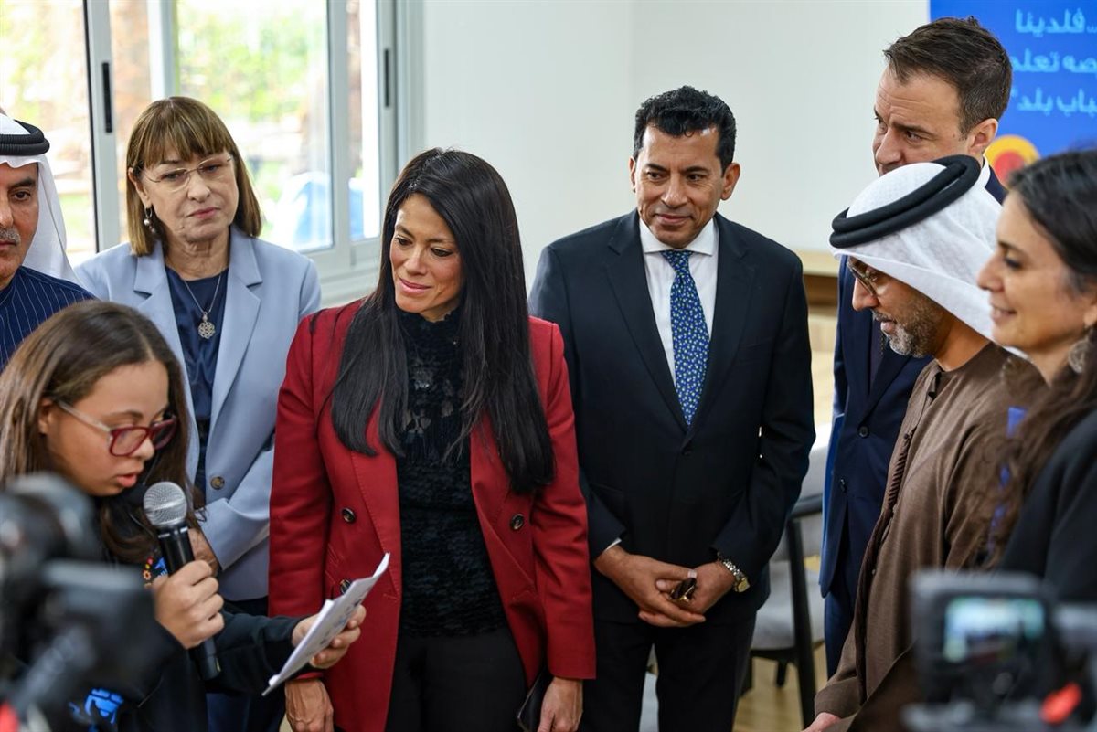 <strong>&nbsp;وزير الشباب والرياضة و وزيرة التخطيط</strong>