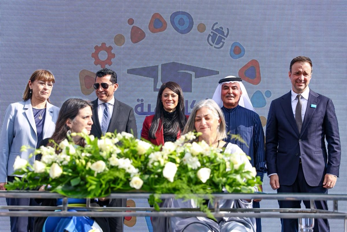 أثناء توقيع الاتفاقية&nbsp;