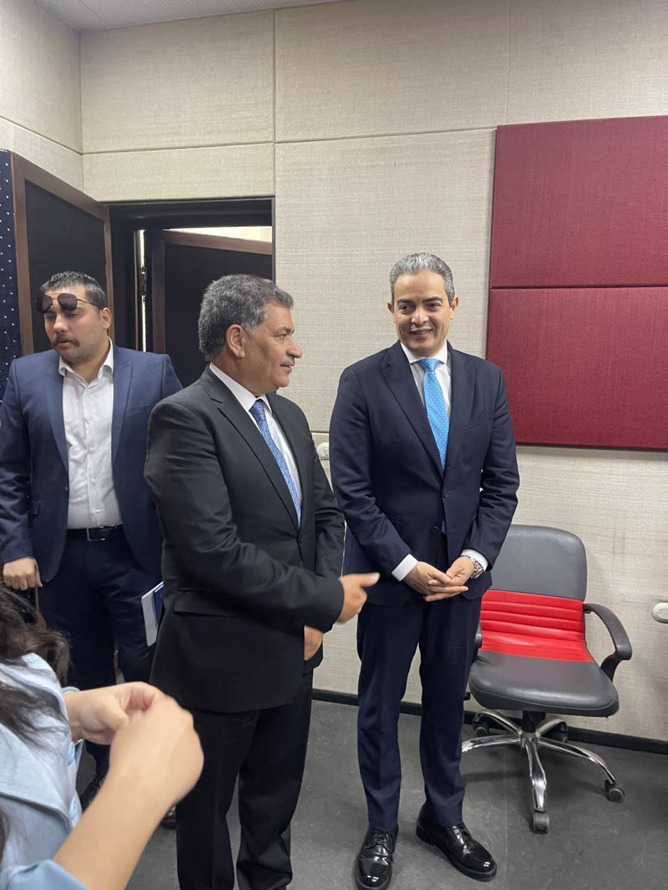 <strong>نقيب الإعلاميين في زيارة للجامعة البريطانية</strong>