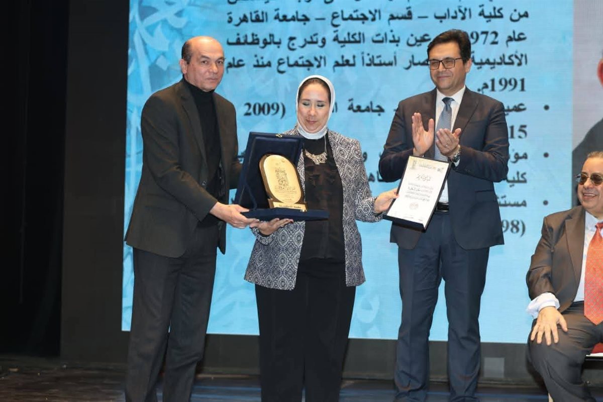 <strong>وزير الثقافة&nbsp;</strong>
