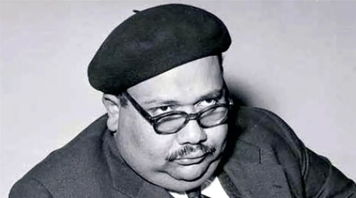 <strong>صلاح جاهين</strong>