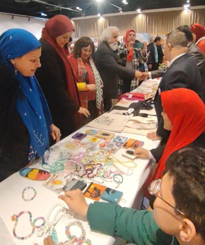 <strong>ونكمل فرحتنا</strong>