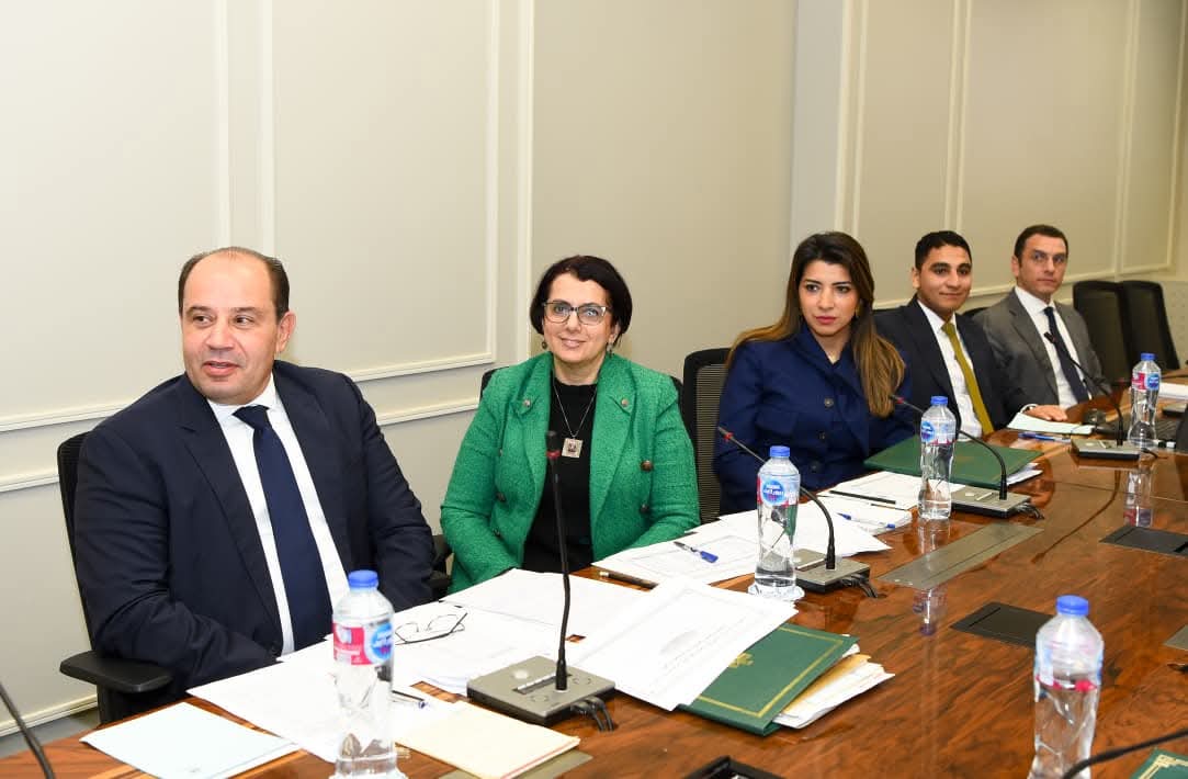 وزير الخارجية مع قيادات القطاع الثقافي بالوزارة