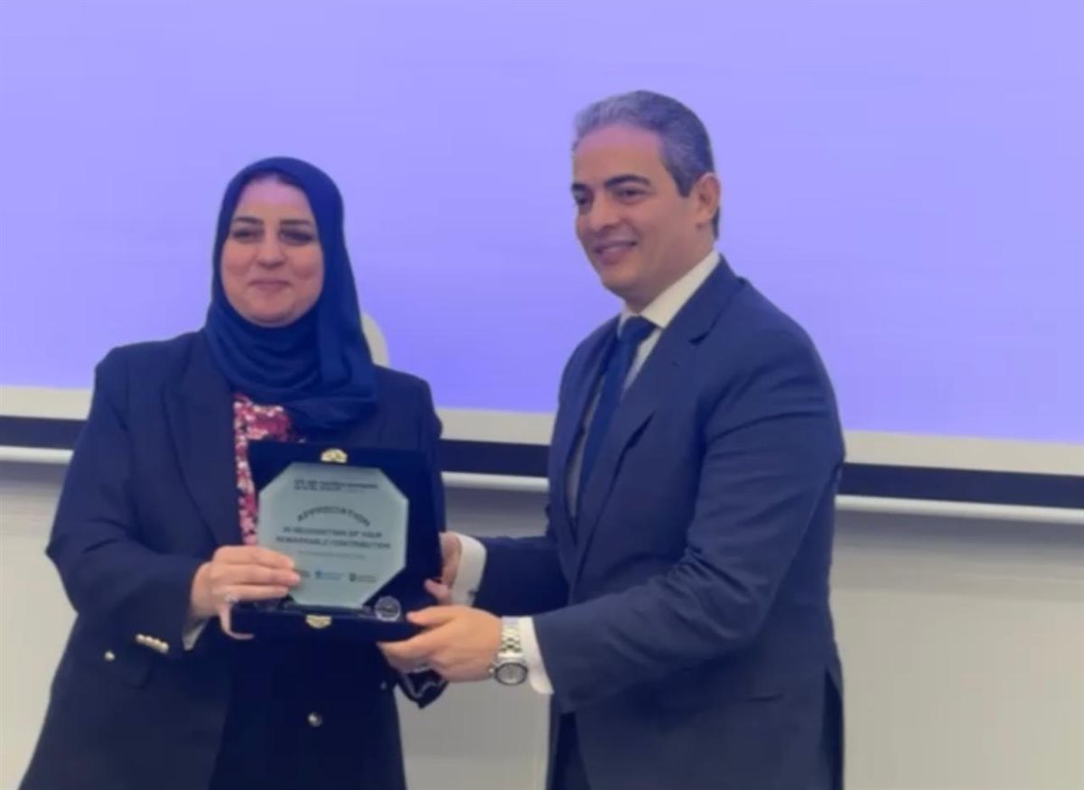 <strong>تكريم الدكتور طارق سعده</strong>