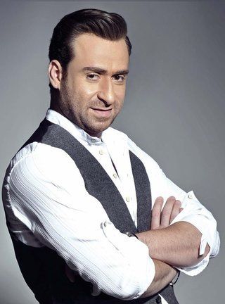 <strong>نضال الشافعي</strong>