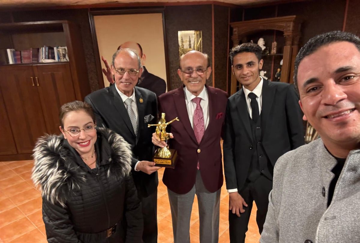 <strong>تكريم محمد صبحي</strong>
