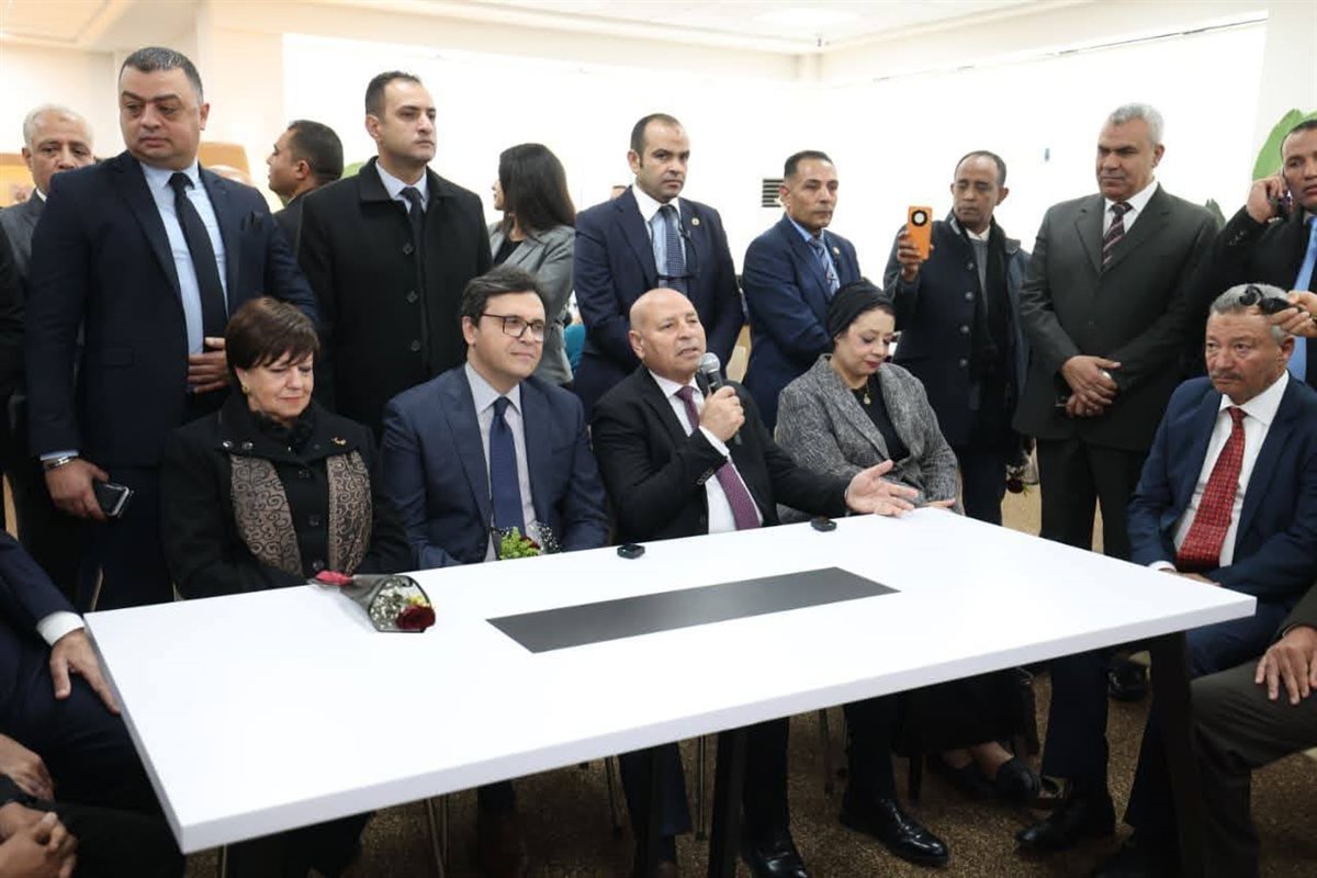 <strong>وزير الثقافة ومحافظ القاهرة</strong>