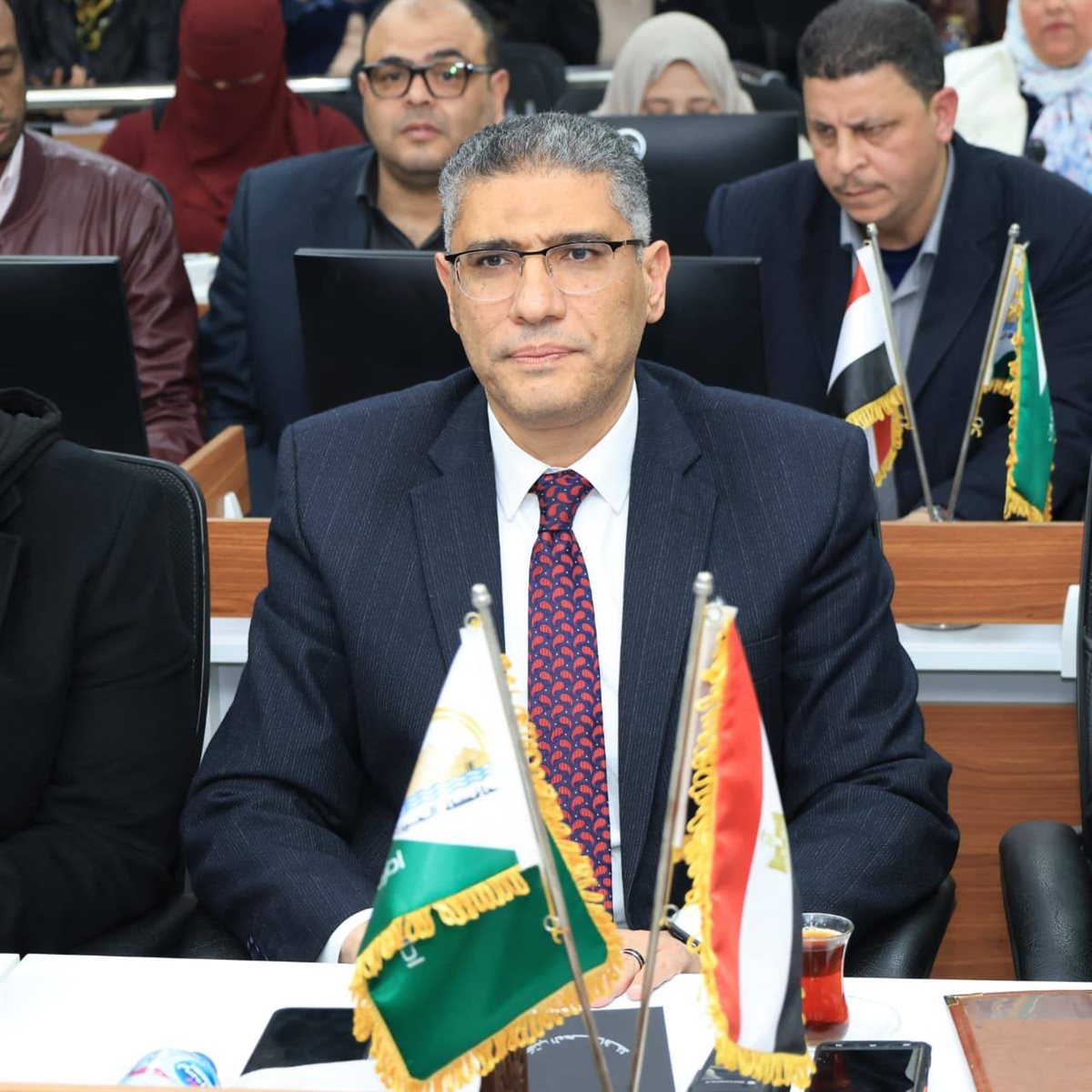 محافظ الجيزة يتابع اللجان الانتخابية
