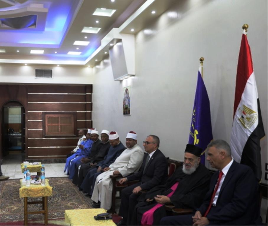 محافظ أسوان يهنئ الأقباط بعيد الميلاد المجيد