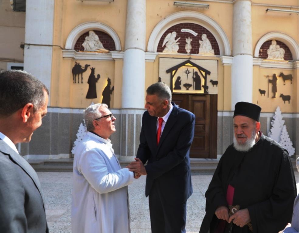 محافظ أسوان يهنئ الأقباط بعيد الميلاد المجيد