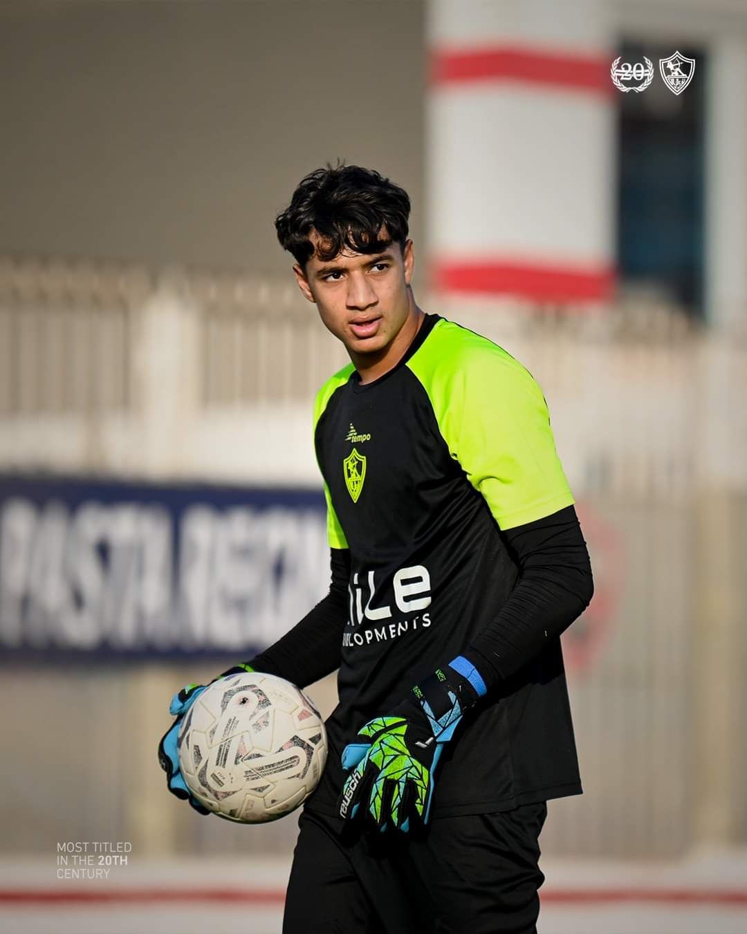عمر عبد العزيز