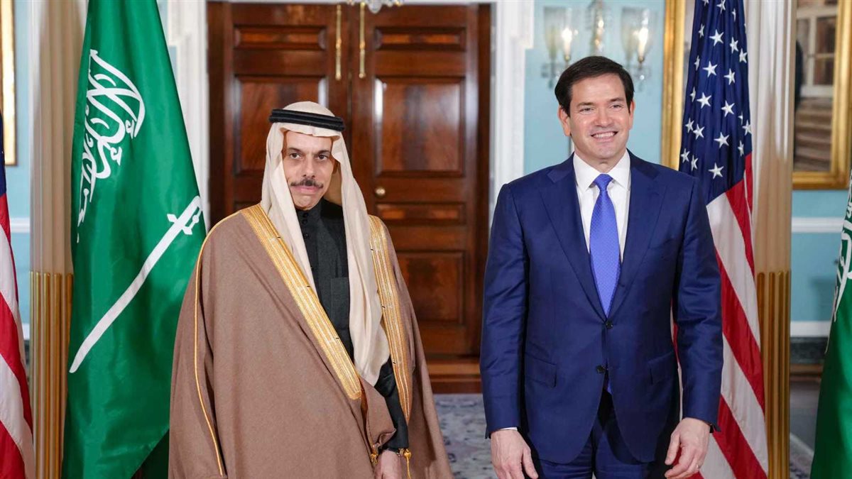 وزير الخارجية السعودي ونظيره الأمريكي