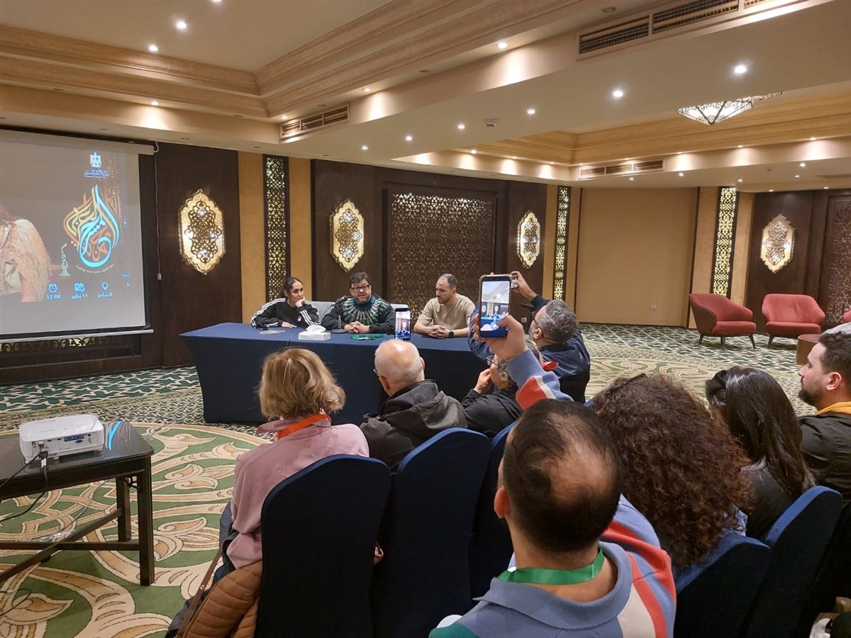 <strong>ندوة العرض المسرحي المغربي «مواطن اقتصادي»</strong>