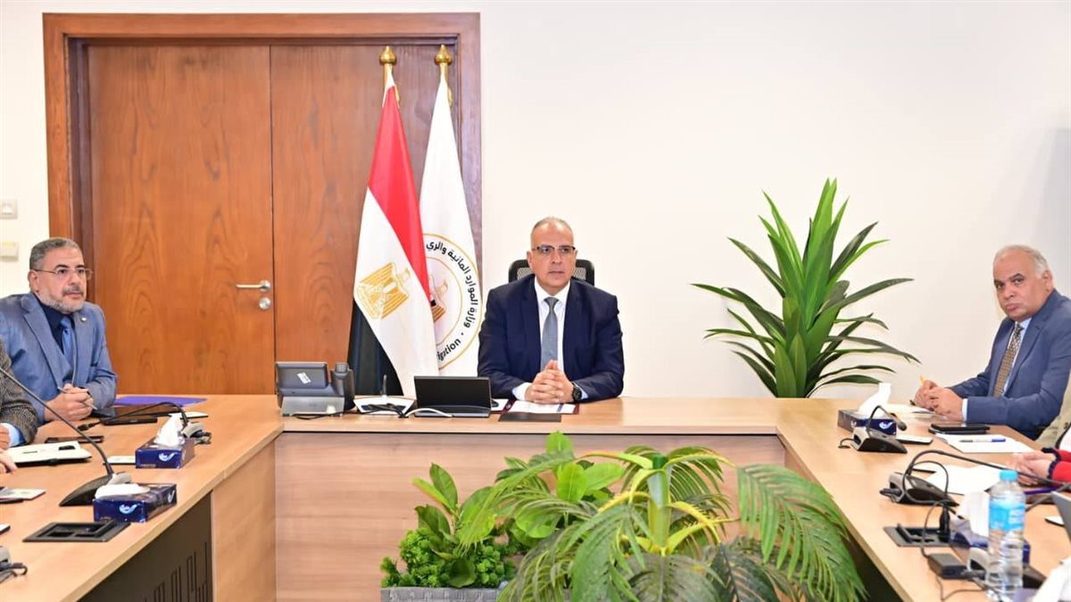 <strong>وزير الموارد المائية والرى</strong>