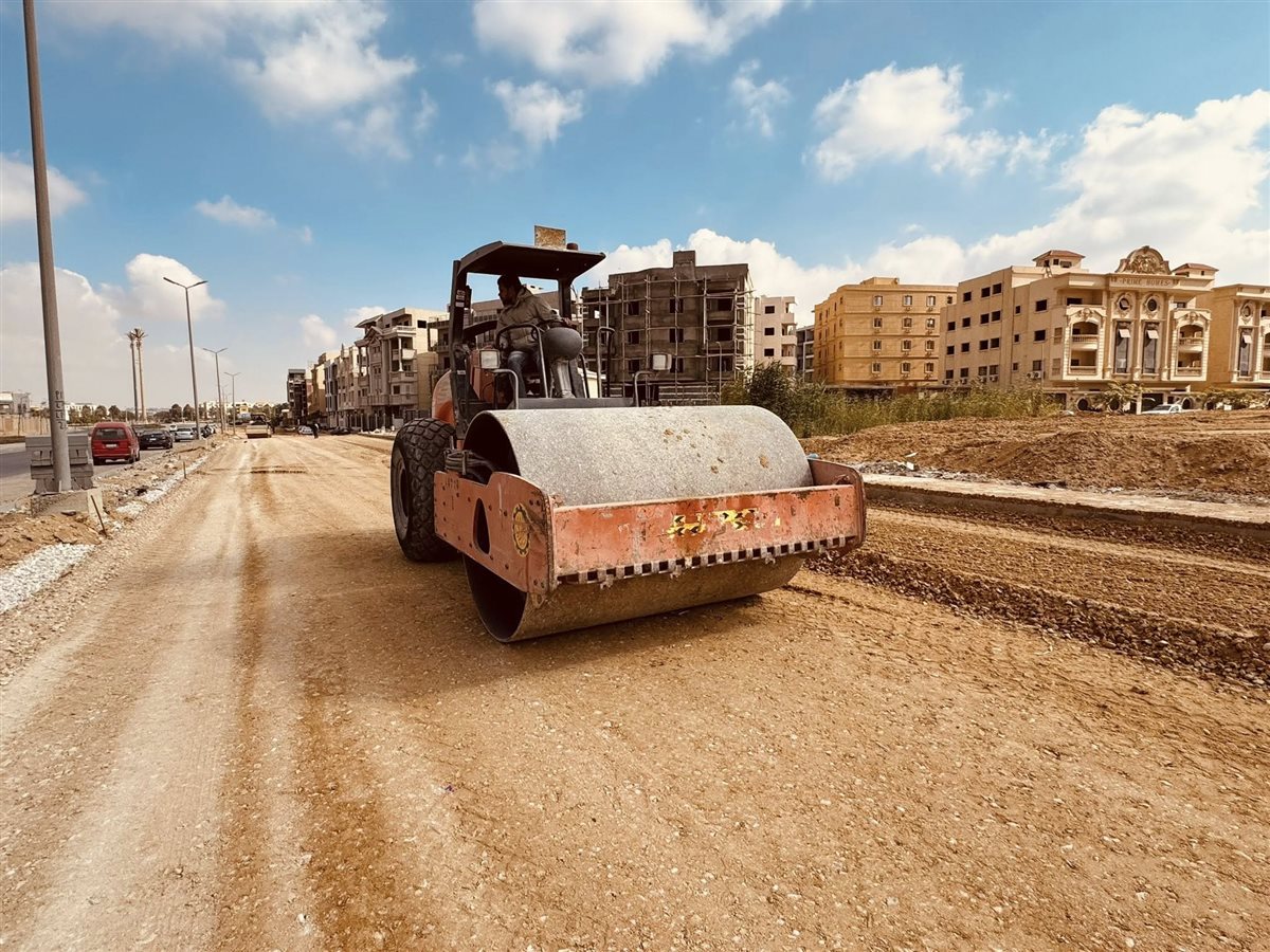 <strong>&nbsp;القاهرة الجديدة تشهد طفرة في قطاع الطرق</strong>