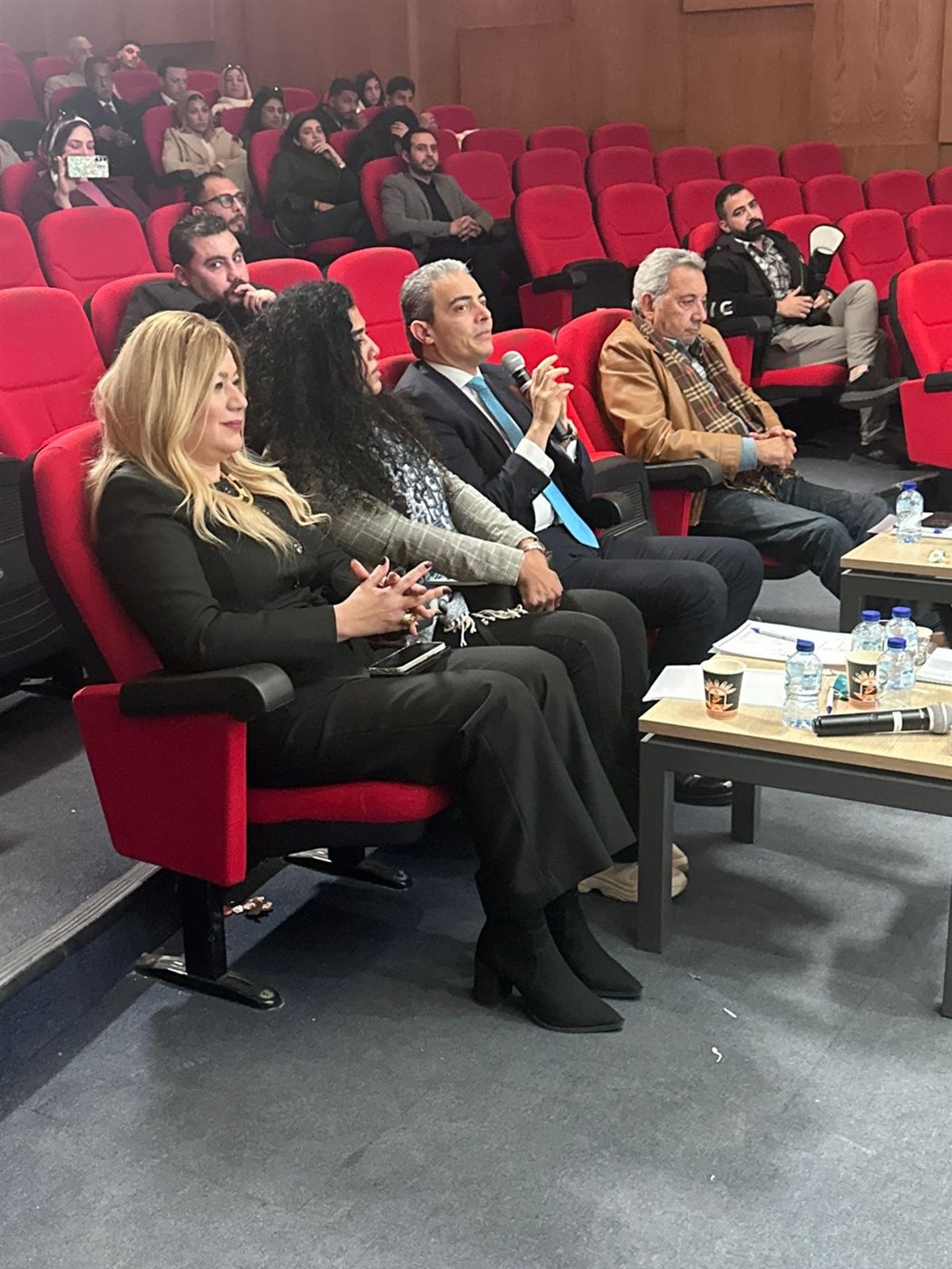 <strong>مشروعات التخرج لطلاب كلية الإعلام بالجامعة العربية</strong>