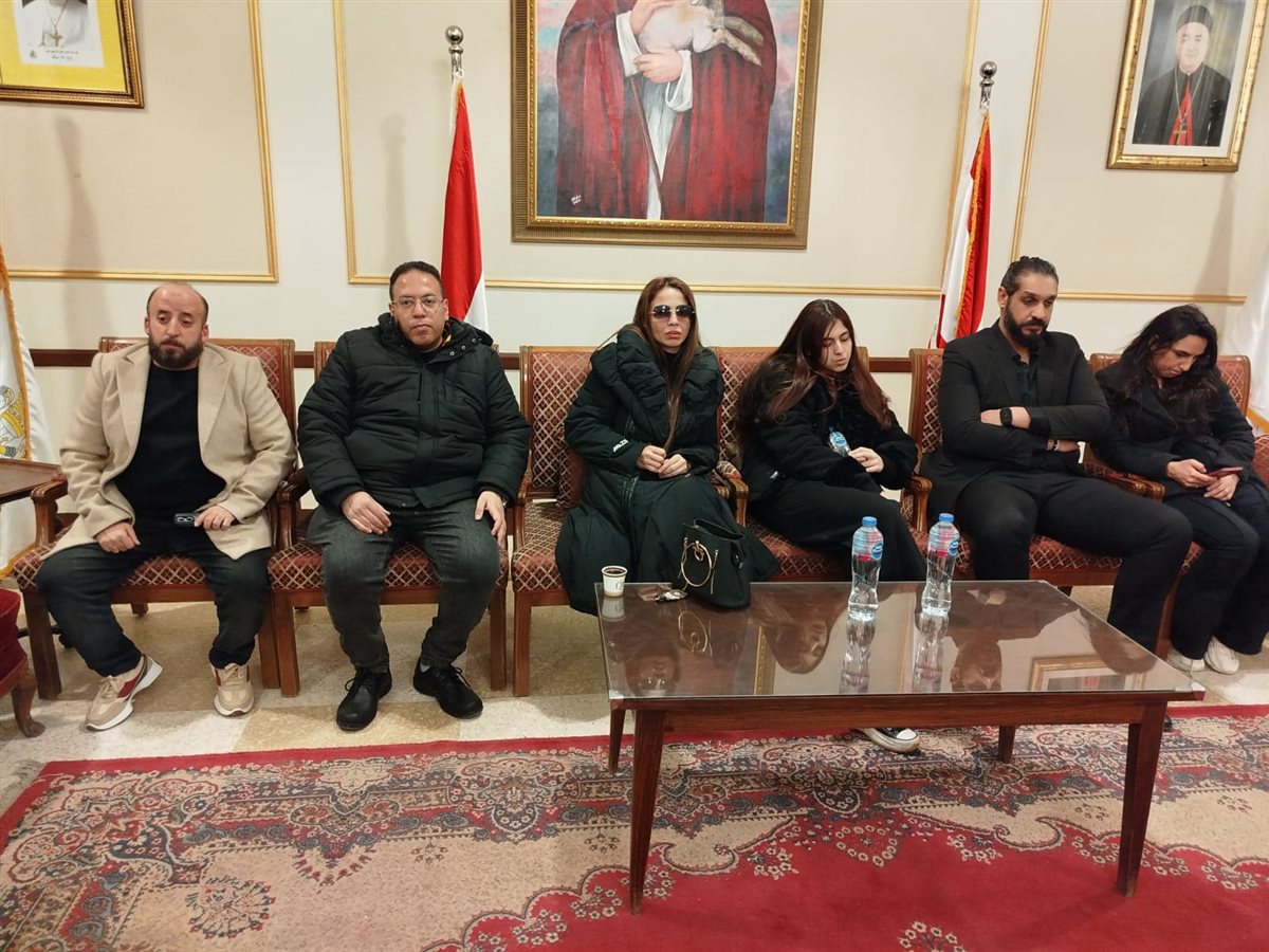 <strong>عزاء والدة دوللي شاهين</strong>