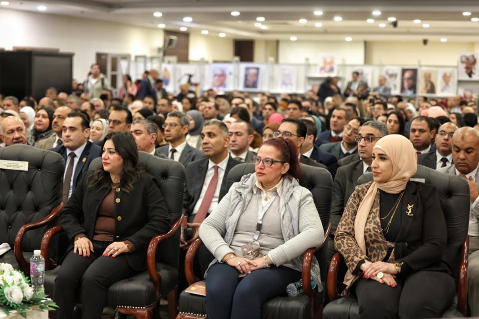 <strong>ندوة فكرية بمعرض الكتاب</strong>