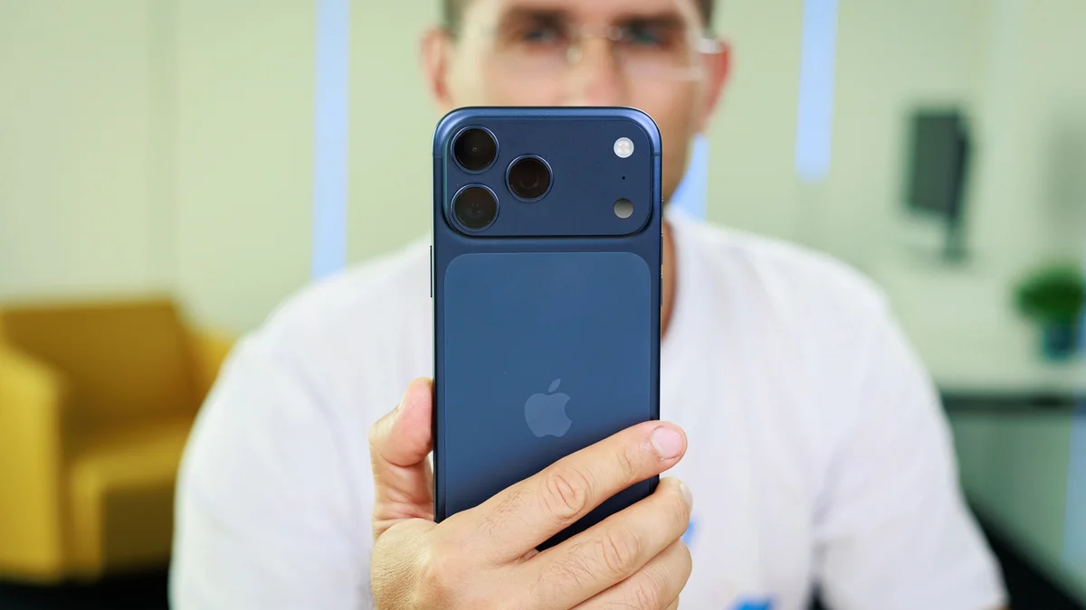 هاتف iPhone 18