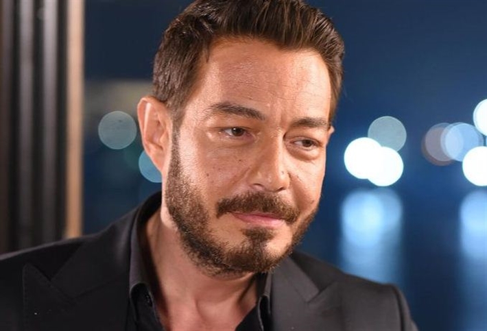 <strong>أحمد زاهر</strong>