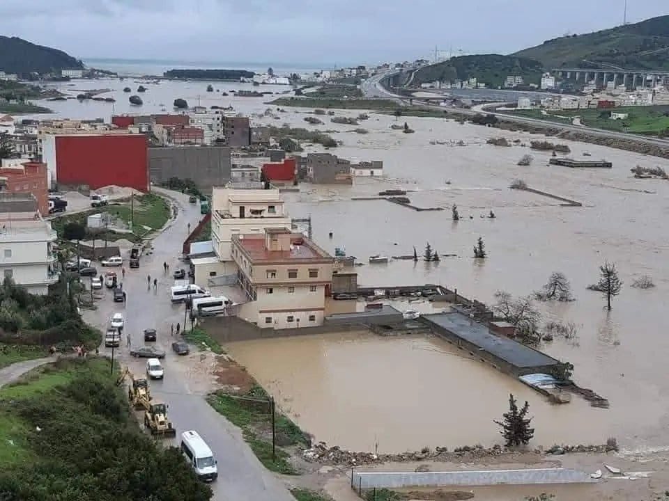السيول تغمر الاقليم