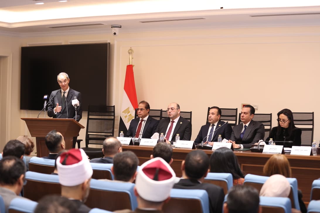 <strong>عمرو طلعت</strong>