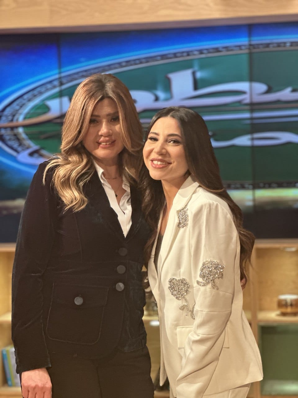 <strong>برنامج بين السطور</strong>