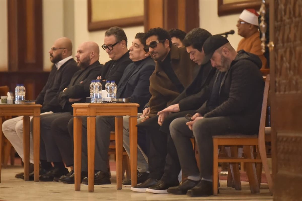 <strong>عزاء شقيق الفنانة زينة</strong>
