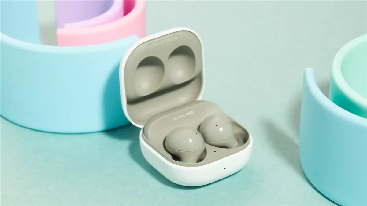 &nbsp;سماعات Galaxy Buds