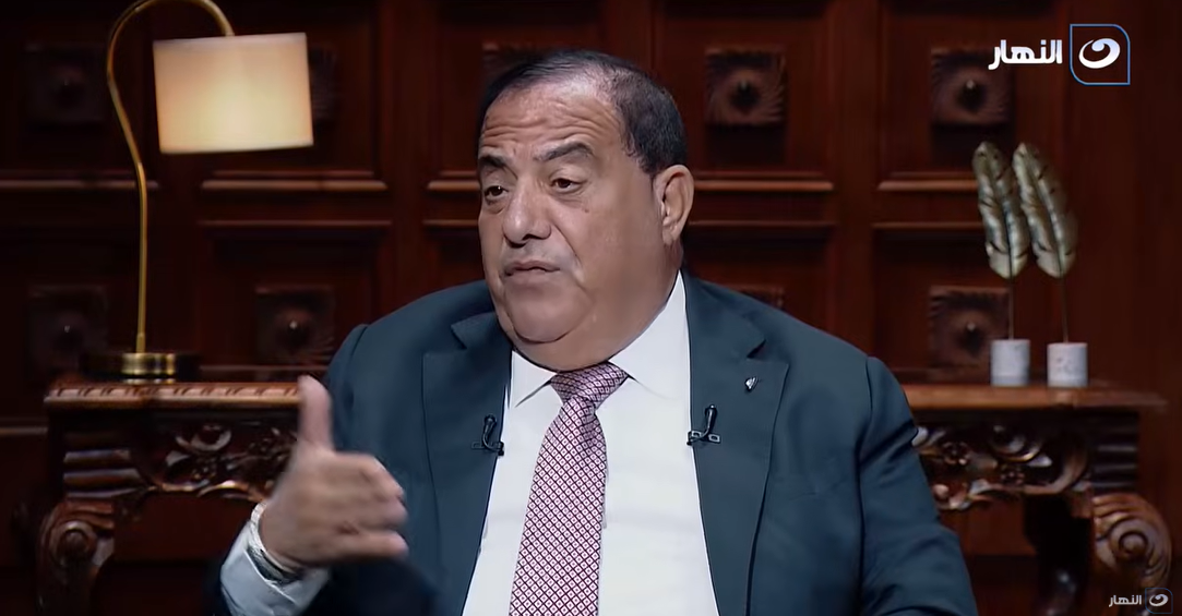 <strong>رجل الأعمال عاطف واصف</strong>