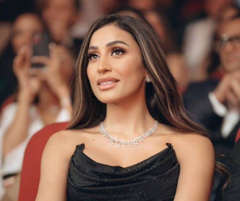 <strong>دينا الشربيني</strong>