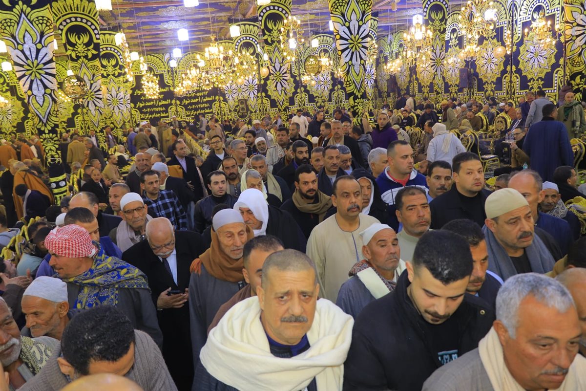 <strong>عزاء والد الإعلامية نهال طايل</strong>